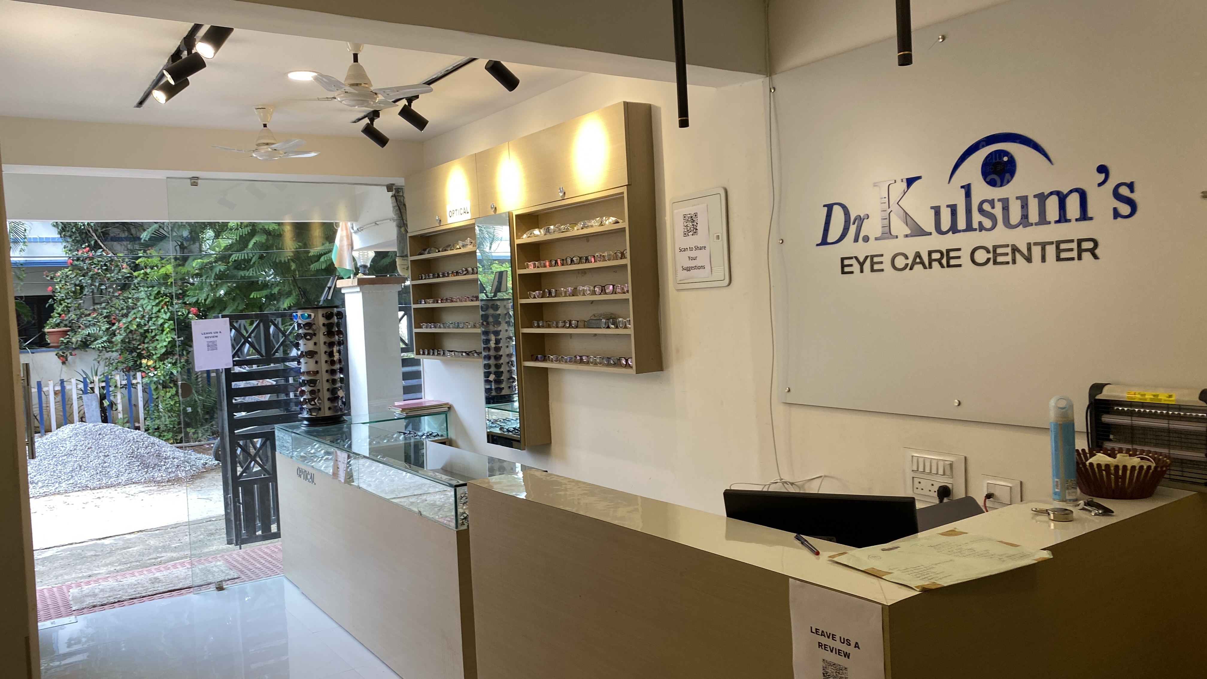 In-house optical shop and reception