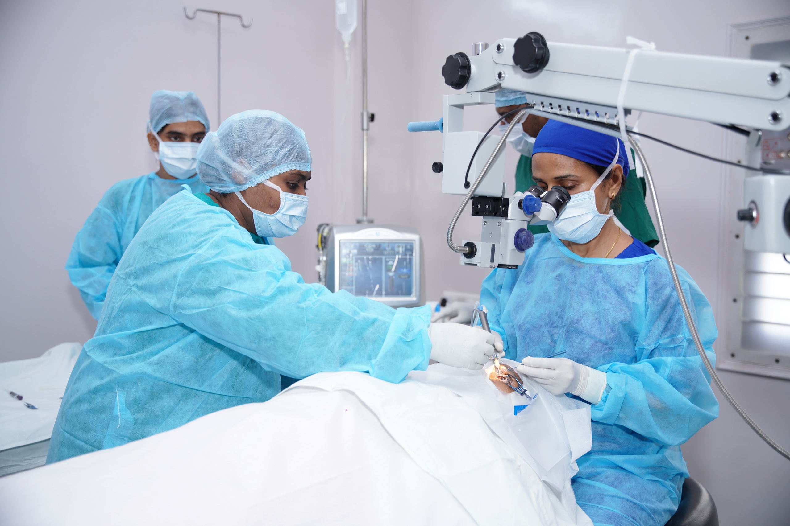 Dr. Kulsum Zaidi performing micro-incision cataract surgery in the modular operation theatre